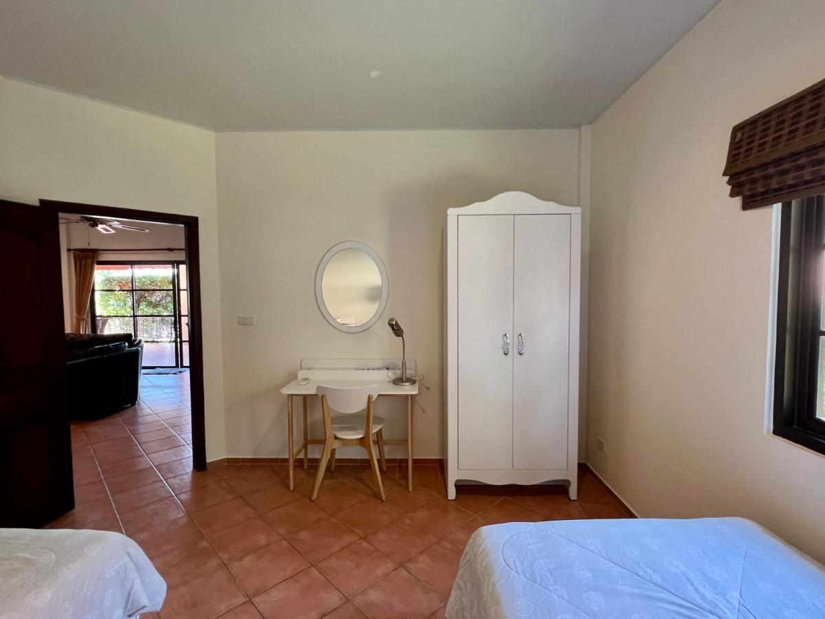 Sea Breeze House Villa Мае Пим Екстериор снимка